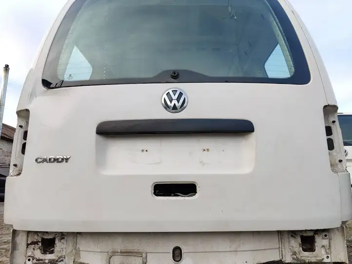 Volkswagen Caddy (2010 - 2015) Крышка багажника — фото 6