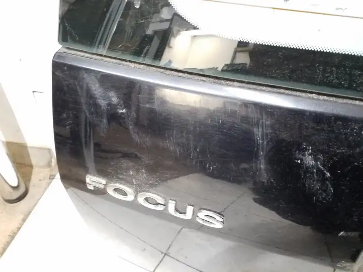 Ford Focus (2011 - 2015) Крышка багажника — фото 4