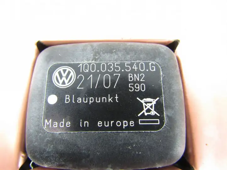 Volkswagen Eos (2006 - 2010) GPS антенна — фото 6