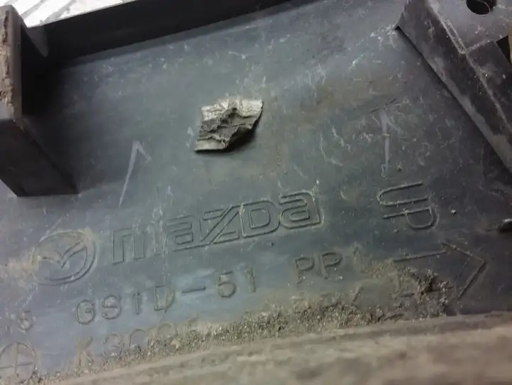 Mazda 6. (2009 - 2012)  GS1D51PP1 Отделка крыла (молдинги)