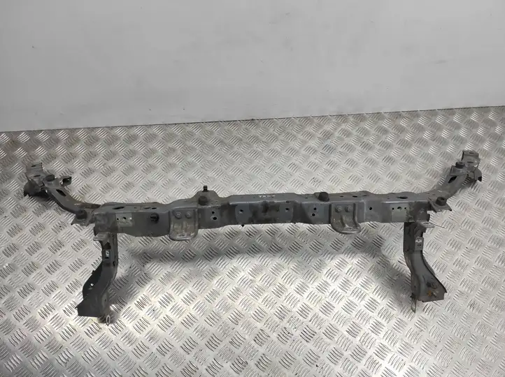 Chevrolet Trax (2013 - 2017)   Верхняя часть панели радиаторов (телевизора)