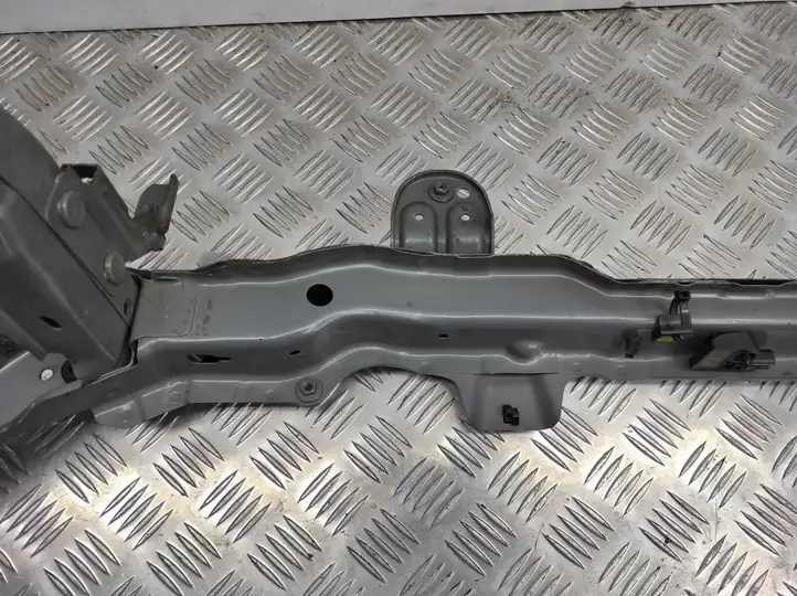 Chevrolet Trax (2013 - 2017)   Верхняя часть панели радиаторов (телевизора)