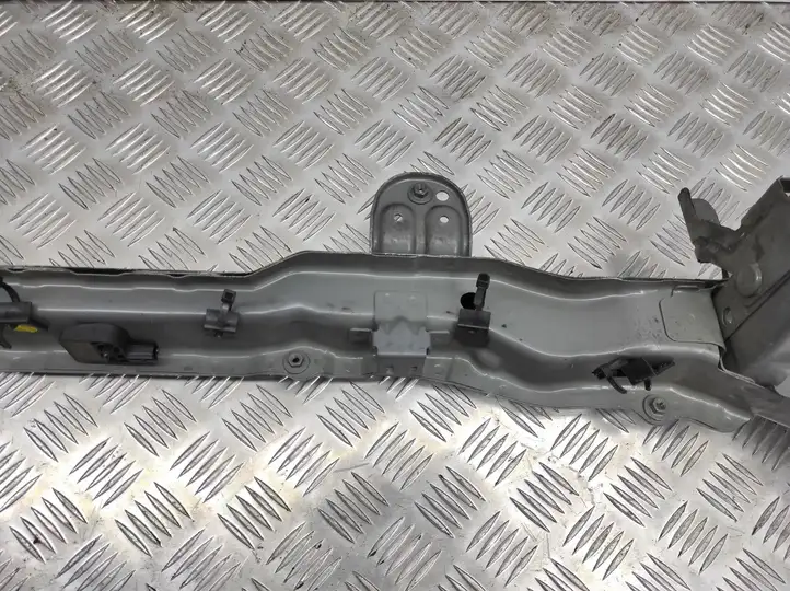 Chevrolet Trax (2013 - 2017)   Верхняя часть панели радиаторов (телевизора)