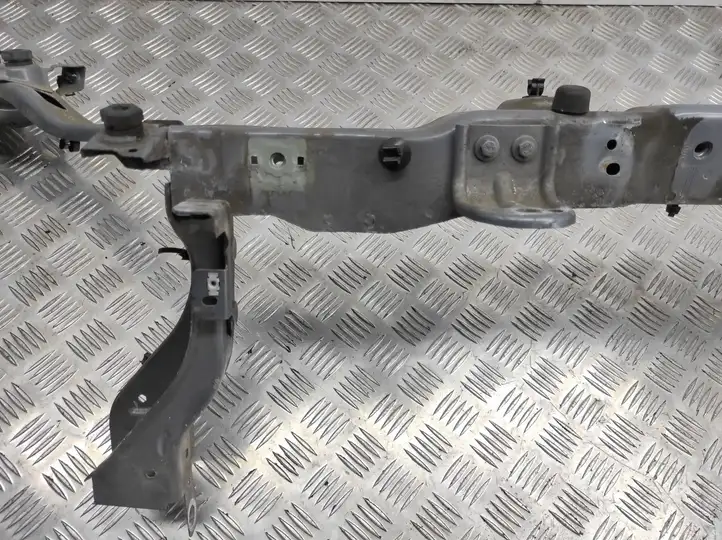 Chevrolet Trax (2013 - 2017)   Верхняя часть панели радиаторов (телевизора)