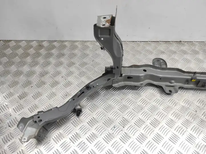 Chevrolet Trax (2013 - 2017)   Верхняя часть панели радиаторов (телевизора)