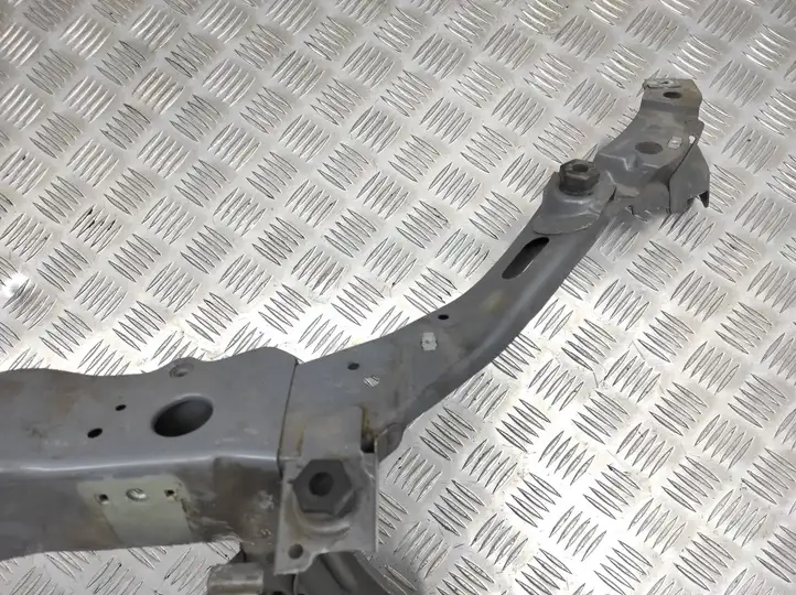 Chevrolet Trax (2013 - 2017)   Верхняя часть панели радиаторов (телевизора)