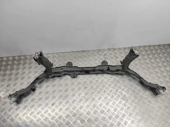 Chevrolet Trax (2013 - 2017)   Верхняя часть панели радиаторов (телевизора)