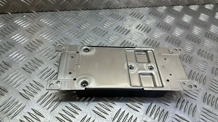 BMW 1 F20 F21 (2011 - 2019) 84109382418 Блок управления антеннами — фото 3