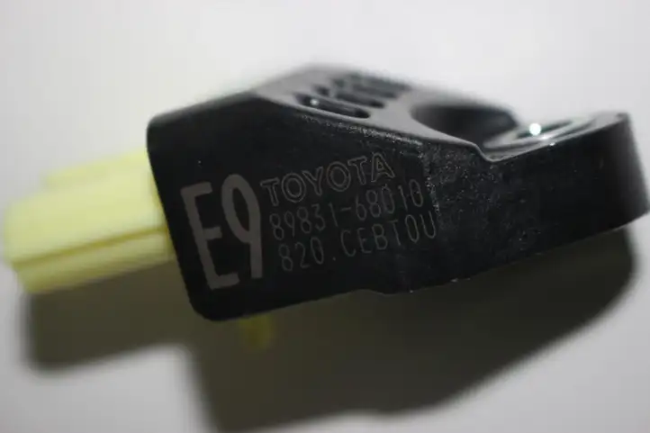 Lexus GS250 300 350 300h 450h (2011 - 2015) 89831-68010 Датчик удара SRS — фото 2