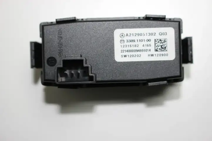 Mercedes-Benz E W212 (2009 - 2016) A2129051302 Другие включатели / ручки/ переключатели — фото 2