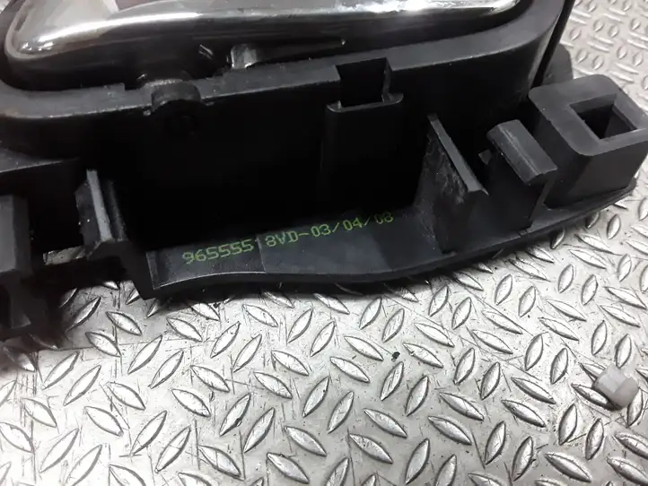 Peugeot 207 (2006 - 2009) 96555518VD Внутренняя ручка двери — фото 2