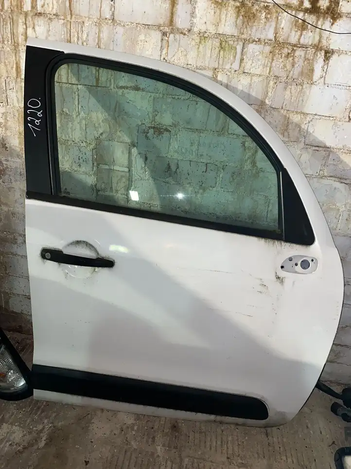 Citroen C3 Picasso (2010 - 2017) Дверь — фото 2