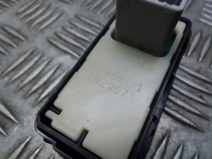 Lexus RX 450H (2015 - 2019) 192967 Кнопка стеклоподъемников — фото 2