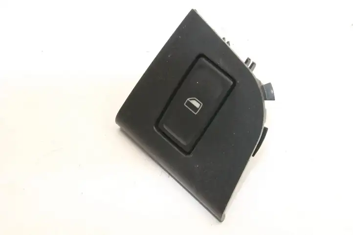 Skoda Octavia Mk3 (5E) (2013 - 2019) 5E0959655 Кнопка фаркопа в багажнике — фото 2