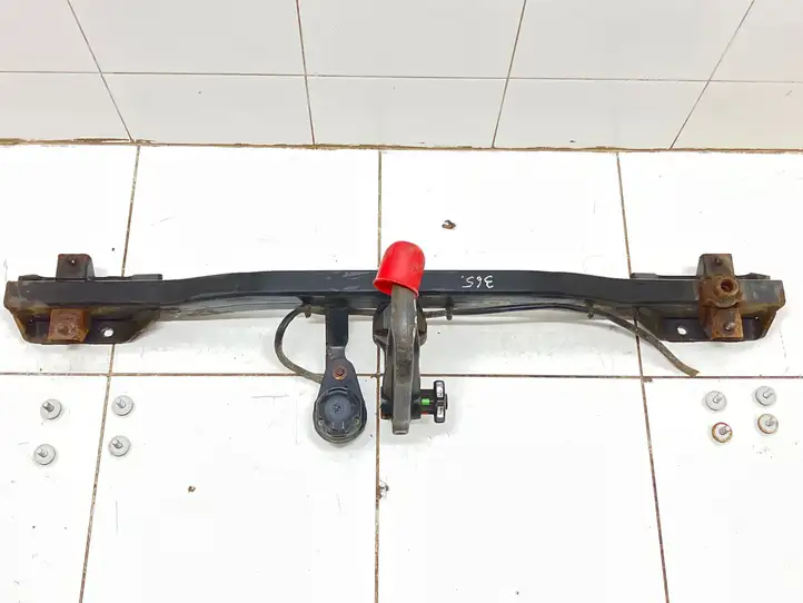 BMW 5 E60 E61 (2004 - 2010)  6782257S355 Комплект крюка