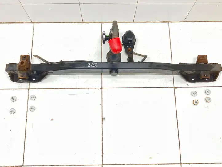 BMW 5 E60 E61 (2004 - 2010)  6782257S355 Комплект крюка