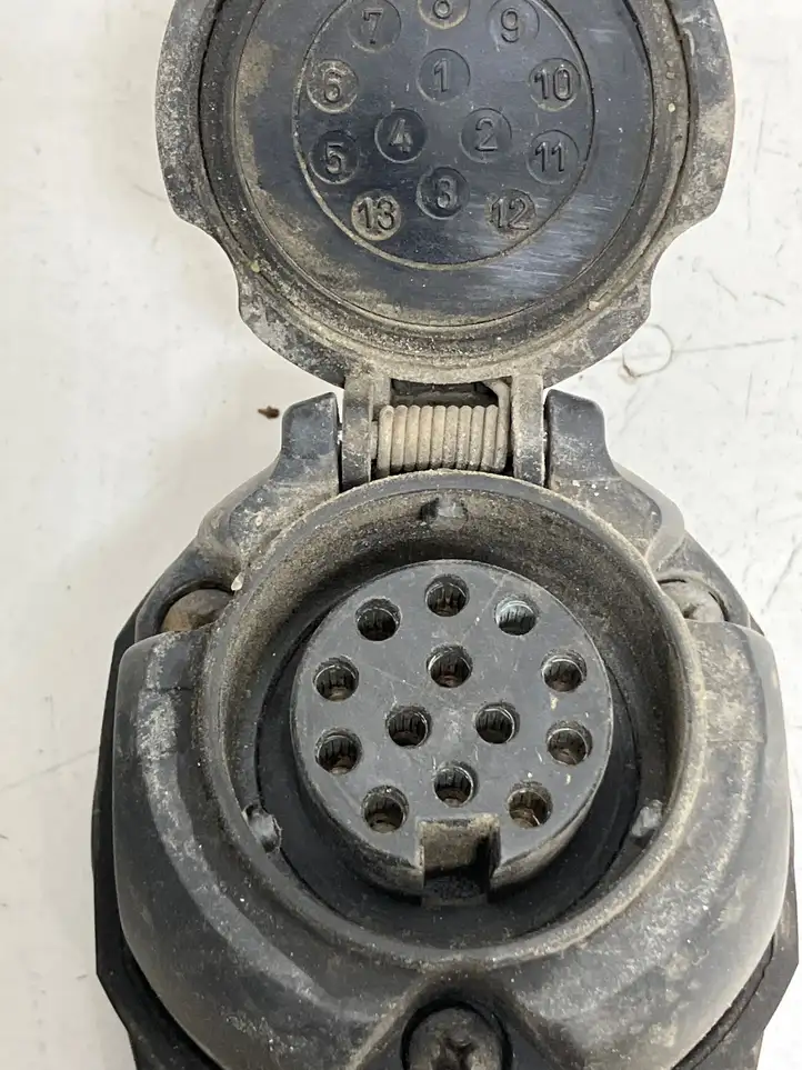 BMW 5 E60 E61 (2004 - 2010)  6782257S355 Комплект крюка