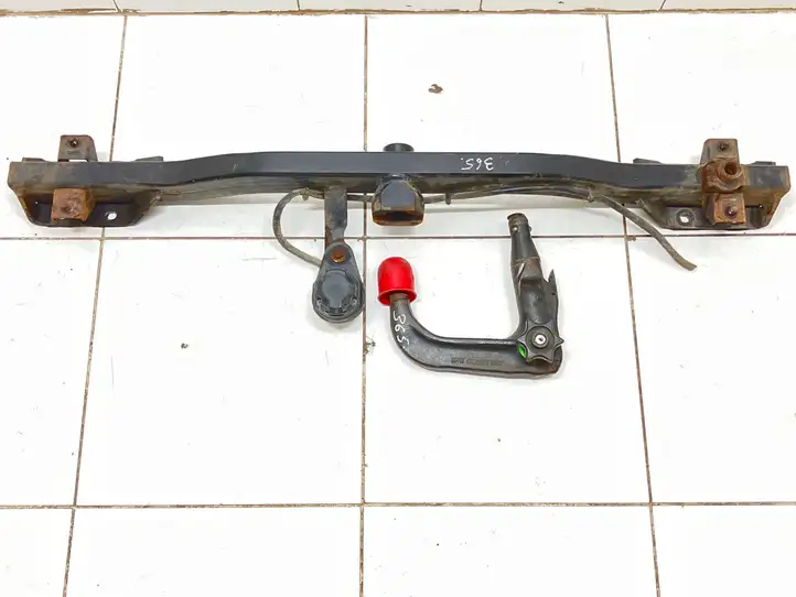 BMW 5 E60 E61 (2004 - 2010)  6782257S355 Комплект крюка