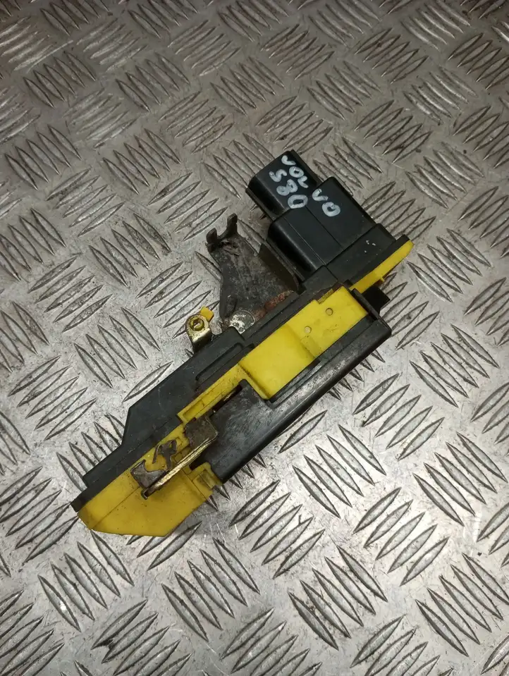 Volvo S80 (1998 - 2004)   Замок задней двери