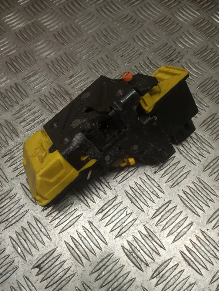 Volvo S80 (1998 - 2004)   Замок задней двери