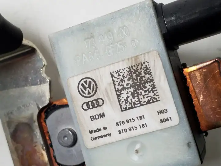 Audi A4 S4 B8 8K (2011 - 2015) 8T0915181 Минусовой провод аккумулятора — фото 2