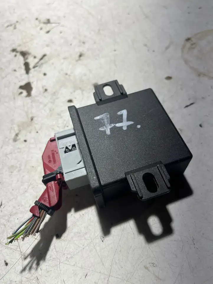 Audi A4 S4 B8 8K (2007 - 2011) 8K0907357B Блок управления светом — фото 1