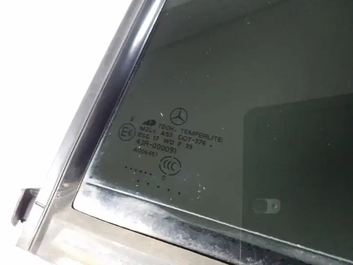 Mercedes-Benz GL X164 (2006 - 2012) A1647301355 Форточка двери — фото 2
