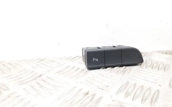 Audi Q3 8U (2011 - 2014) 8U0959674C Кнопка парктроника — фото 1
