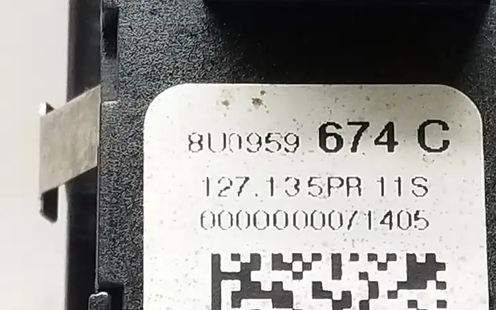 Audi Q3 8U (2011 - 2014) 8U0959674C Кнопка парктроника — фото 2
