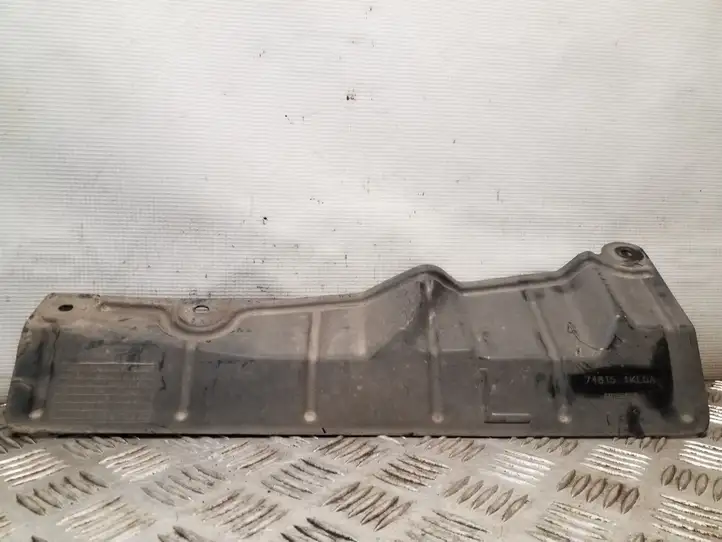Nissan Juke I F15 (2010 - 2018) 748151KE0A Защита днища задней части — фото 1