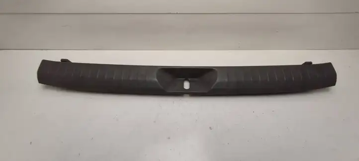 Toyota Prius (XW30) (2009 - 2015) 6793547010 Отделка порога багажника — фото 1