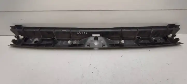 Toyota Prius (XW30) (2009 - 2015) 6793547010 Отделка порога багажника — фото 3