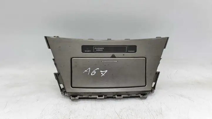 Toyota Avensis T270 (2009 - 2012) 83950050102829 Вещевой ящик — фото 1