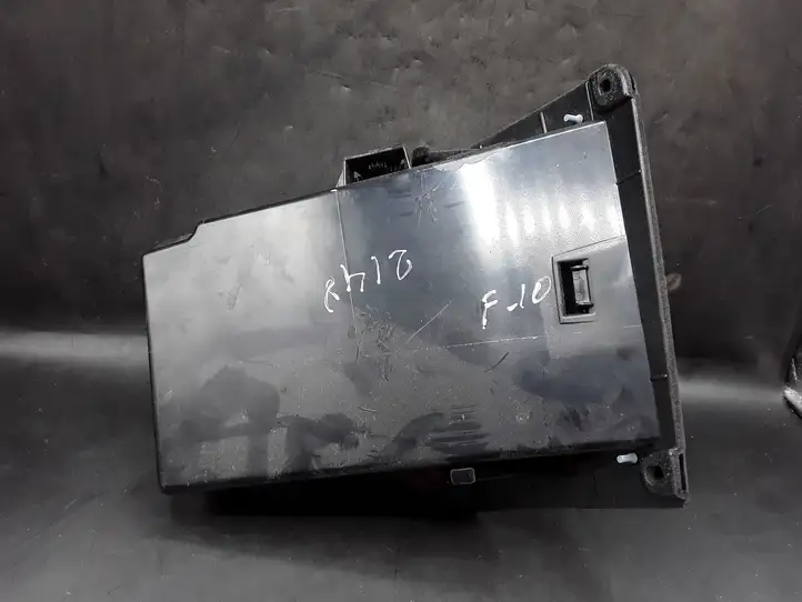 BMW 5 F10 F11 (2009 - 2016) 51169166699 Вещевой ящик — фото 2