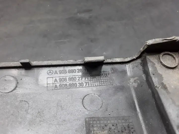 Mercedes-Benz Sprinter W906 (2006 - 2018) A9068802871 Молдинг крыла — фото 3