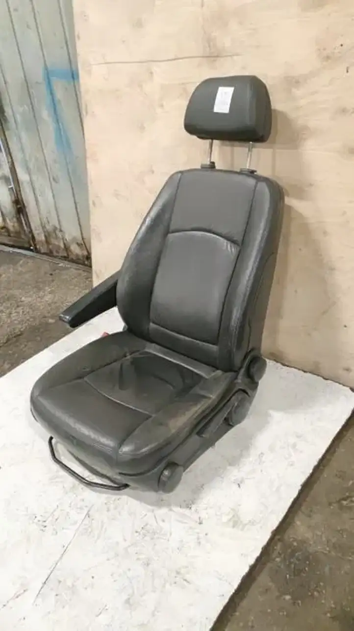Mercedes-Benz Vito Viano W639 (2003 - 2010) Переднее сиденье водителя — фото 7