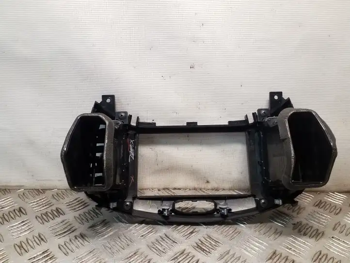 Nissan Juke I F15 (2010 - 2018) Центральный воздушный дефлектор — фото 3