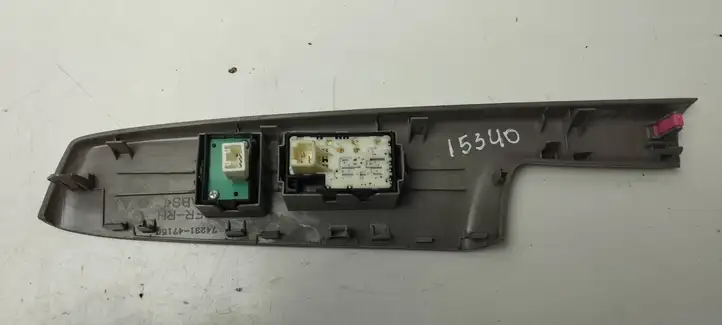 Toyota Prius (XW30) (2009 - 2015) 74231-47150 Блок кнопок стеклоподъемников — фото 3