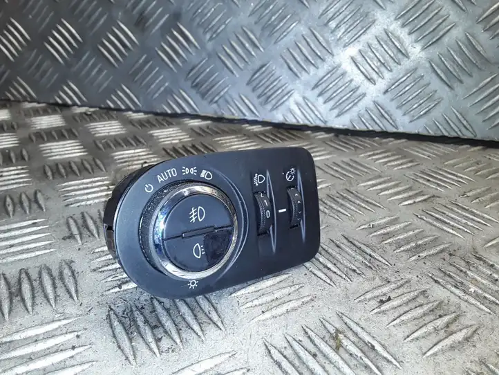 Opel Zafira B (2008 - 2014) 13294817 Включатель фонарей — фото 1