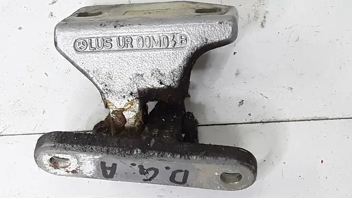 Mercedes-Benz A W168 (1997 - 2004)  LUSUR00M04B Нижняя петля задней двери