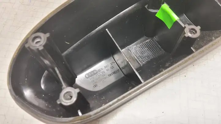 Audi A4 (2000 - 2006)  8E0867374 Ручка / отделка