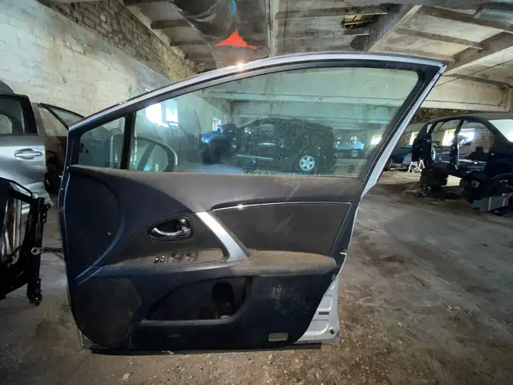Toyota Avensis T270 (2009 - 2012) Дверь — фото 2