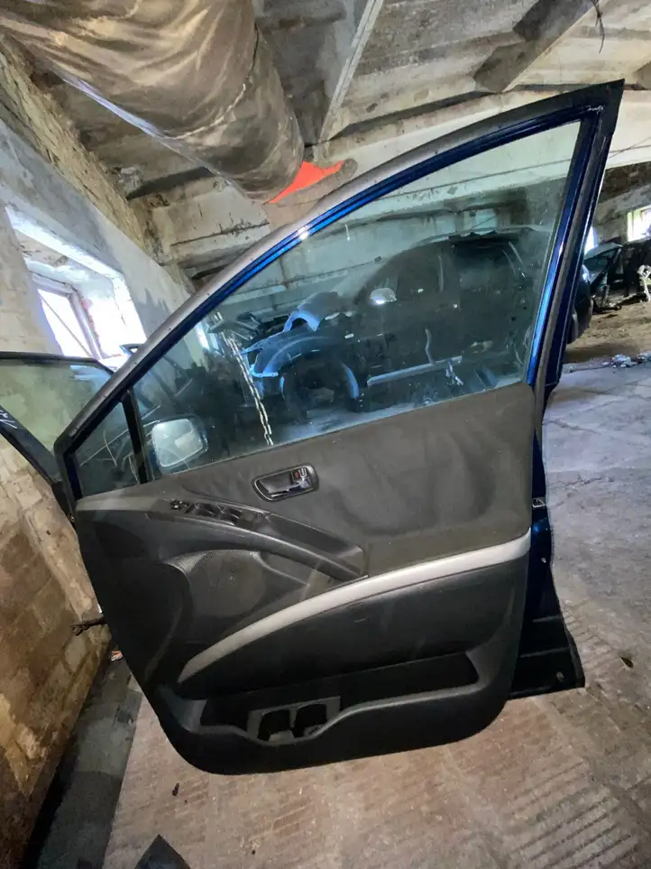 Toyota Corolla Verso AR10 (2004 - 2009) Дверь — фото 2