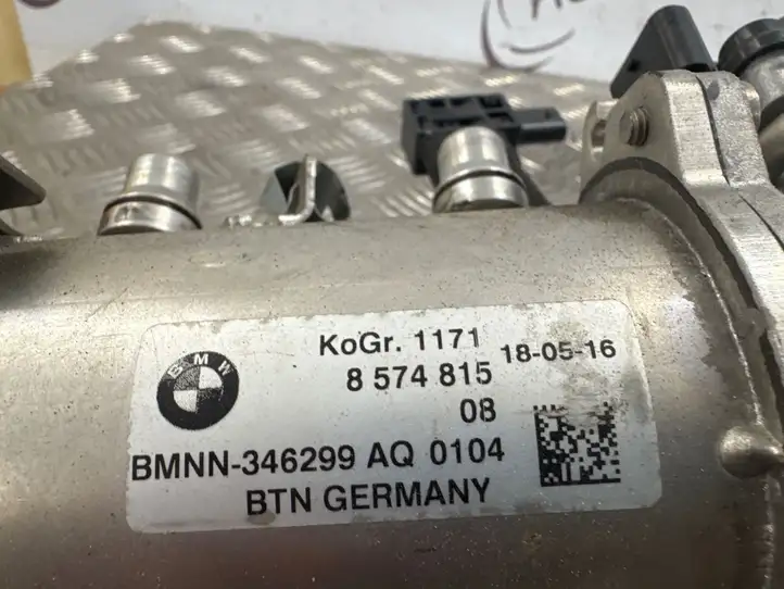 BMW 5 G30 G31 (2016 - ) 8574815 Охладитель клапана EGR — фото 9