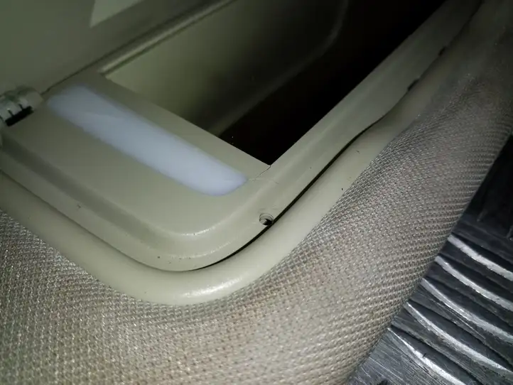 Volvo XC90 (2006 - 2014)   Щиток от солнца