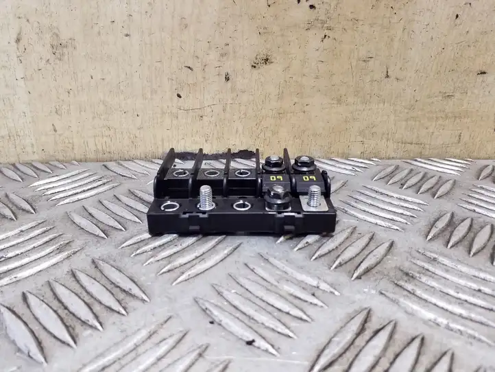 Volvo XC90 (2006 - 2014)   Блок предохранителей