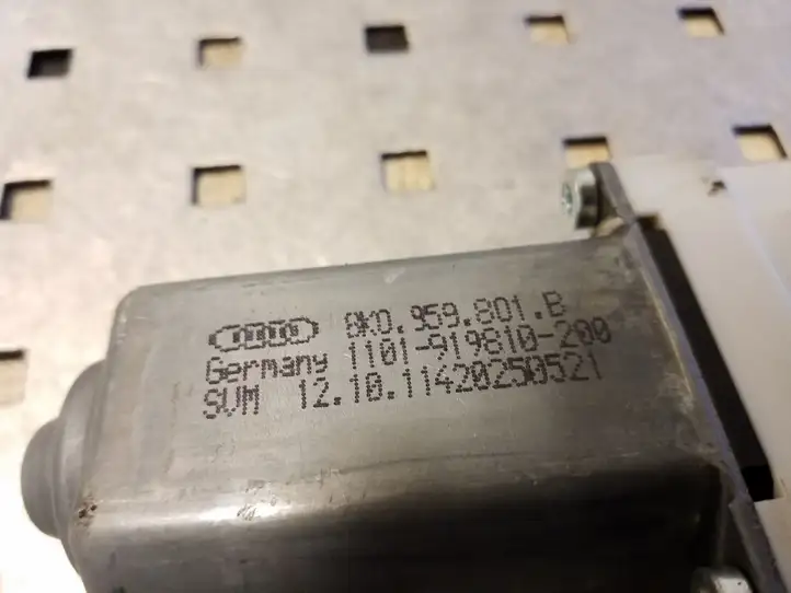 Audi A8 S8 D4 4H (2010 - 2014) 8K0959801B Стеклоподъемник задней двери — фото 3
