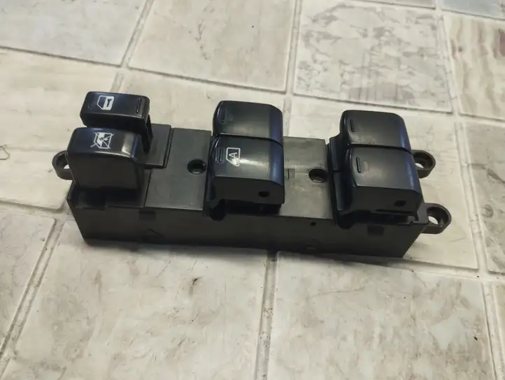 Subaru Forester SH (2008 - 2013) 157447 Кнопка стеклоподъемников — фото 2