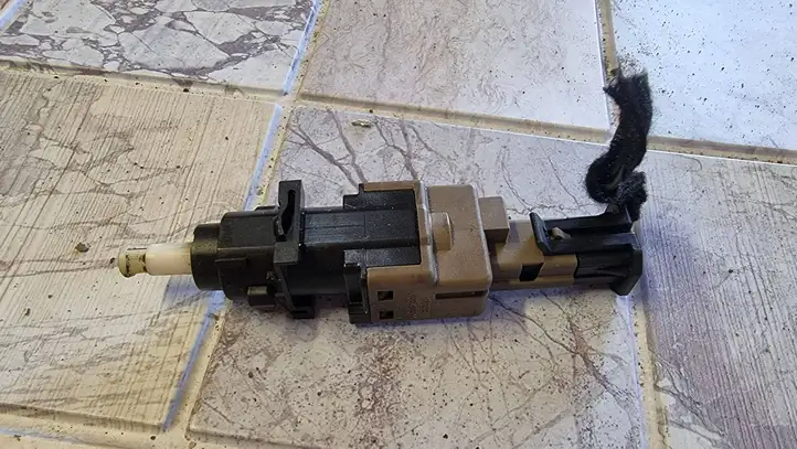 Fiat Stilo (2001 - 2010)  46840511 Датчик педали сцепления