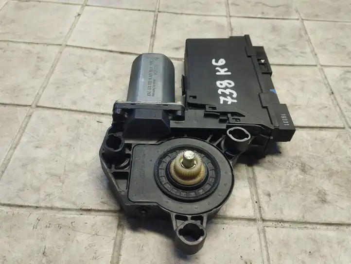 Audi A4 S4 B6 8E 8H (2000 - 2006) 8E0959801A Стеклоподъемник задней двери — фото 3